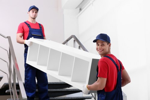 Flexible man and van services for homes and businesses in Roehampton
