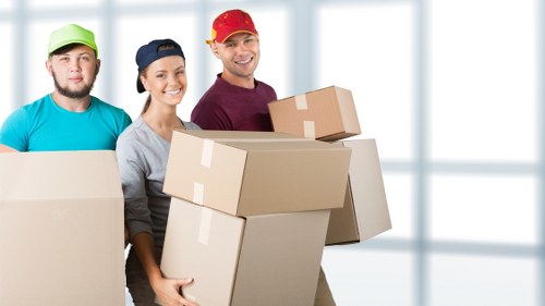 Local moving van service for Roehampton residents and businesses
