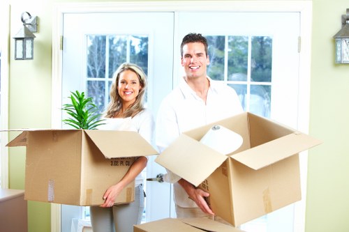 Moving day logistics for a flat or house removal in Roehampton